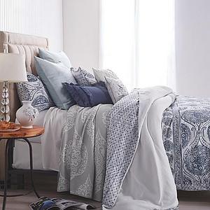 Peri Home Matelassé Medallion Full/Queen Comforter in Blue