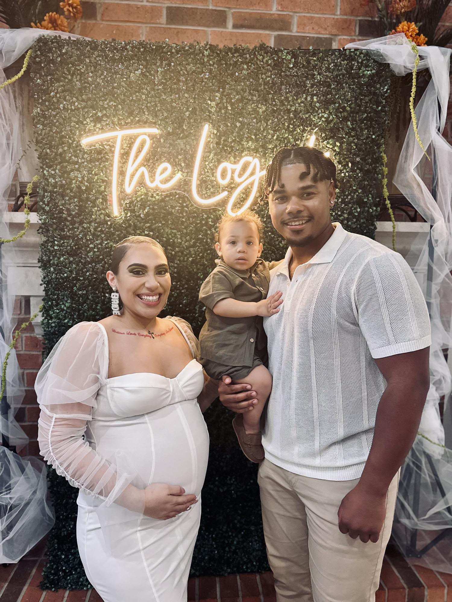 Surprise! Our family is growing by 2 feet 👶🏽