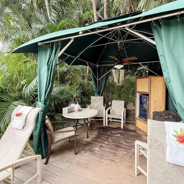 Discovery Cove Private Cabana