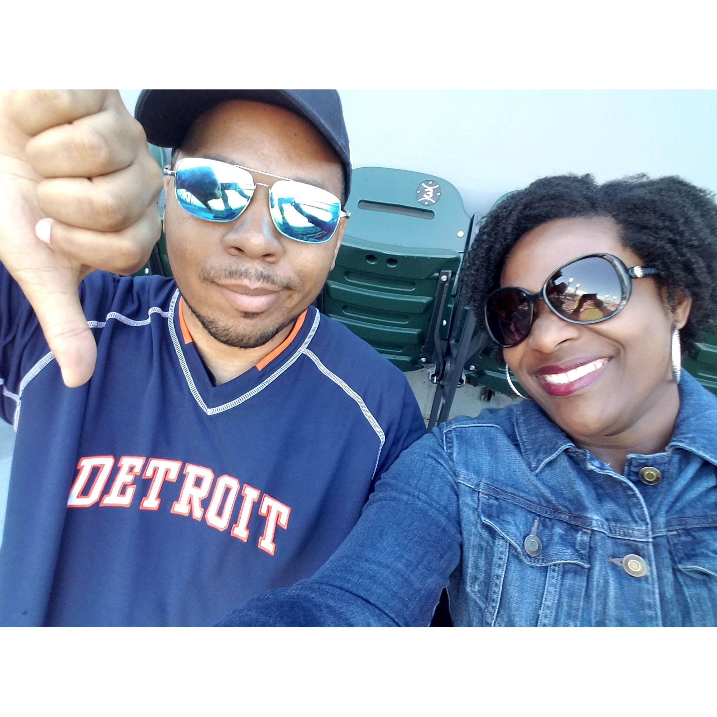 Awww, the Tigers lost to the Sox... (hehehe)