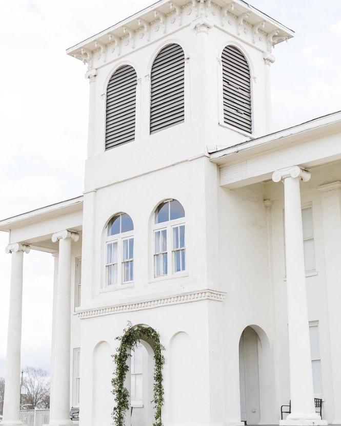 The Wedding Website of Selena Emerson and Zachary Edwards