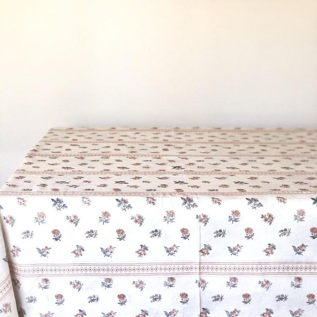 Laurel Tablecloth - Crimson, rectangle