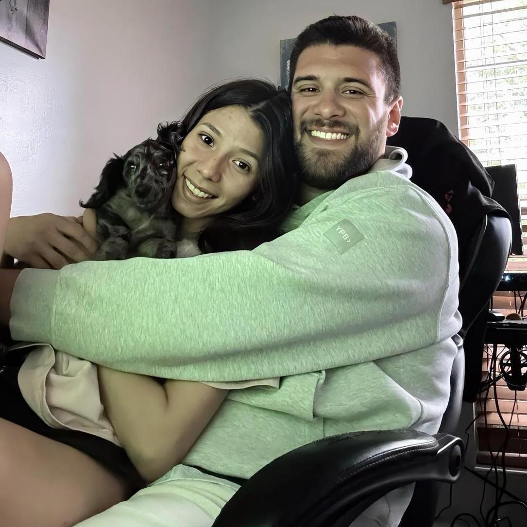 Our Little Family. Nuestra pequena familia.