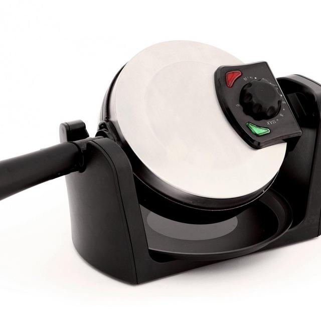 West Bend 6201 Rotary Waffle Maker, Medium, Black
