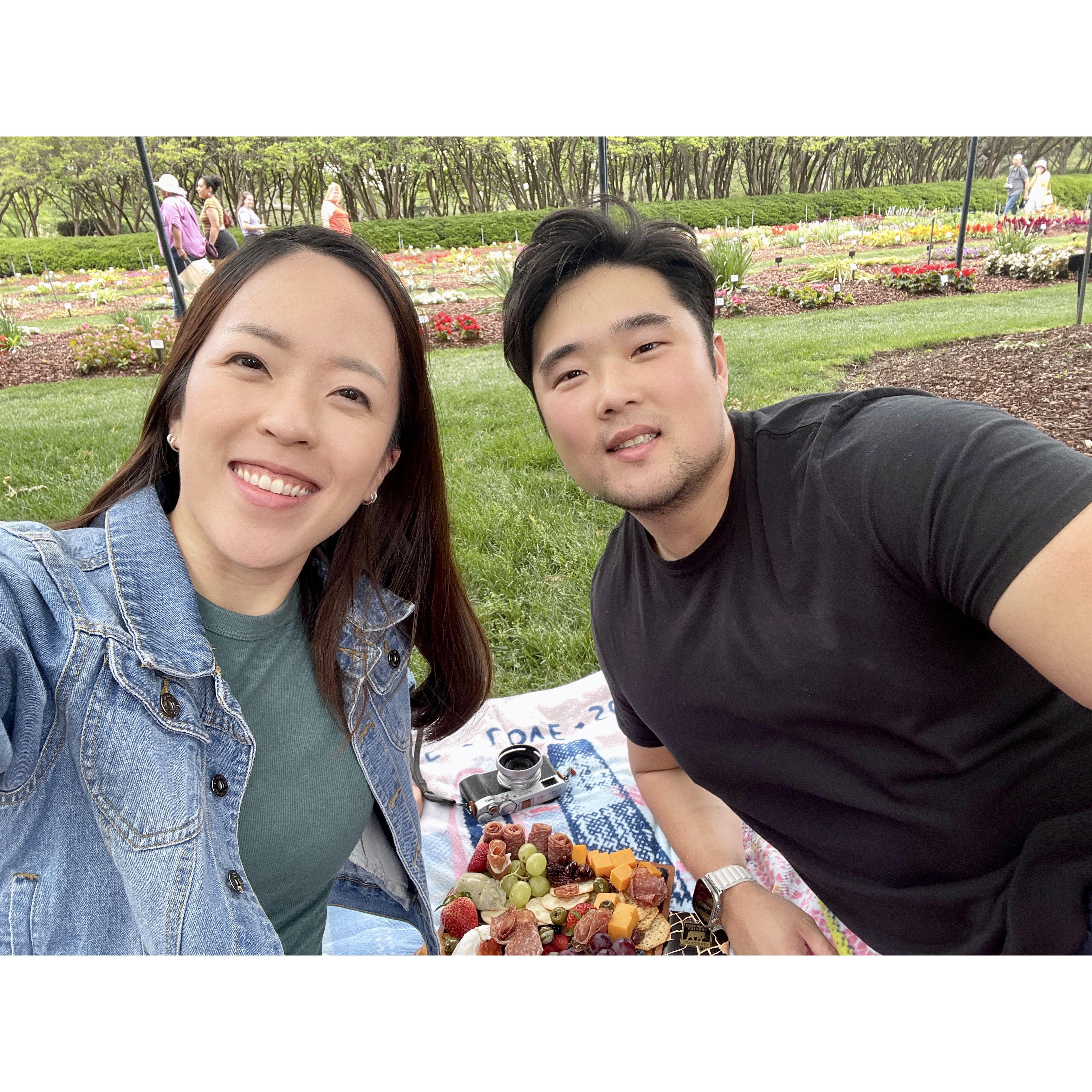 4/22/23 - charcuterie board picnic date at the Dallas Arboretum