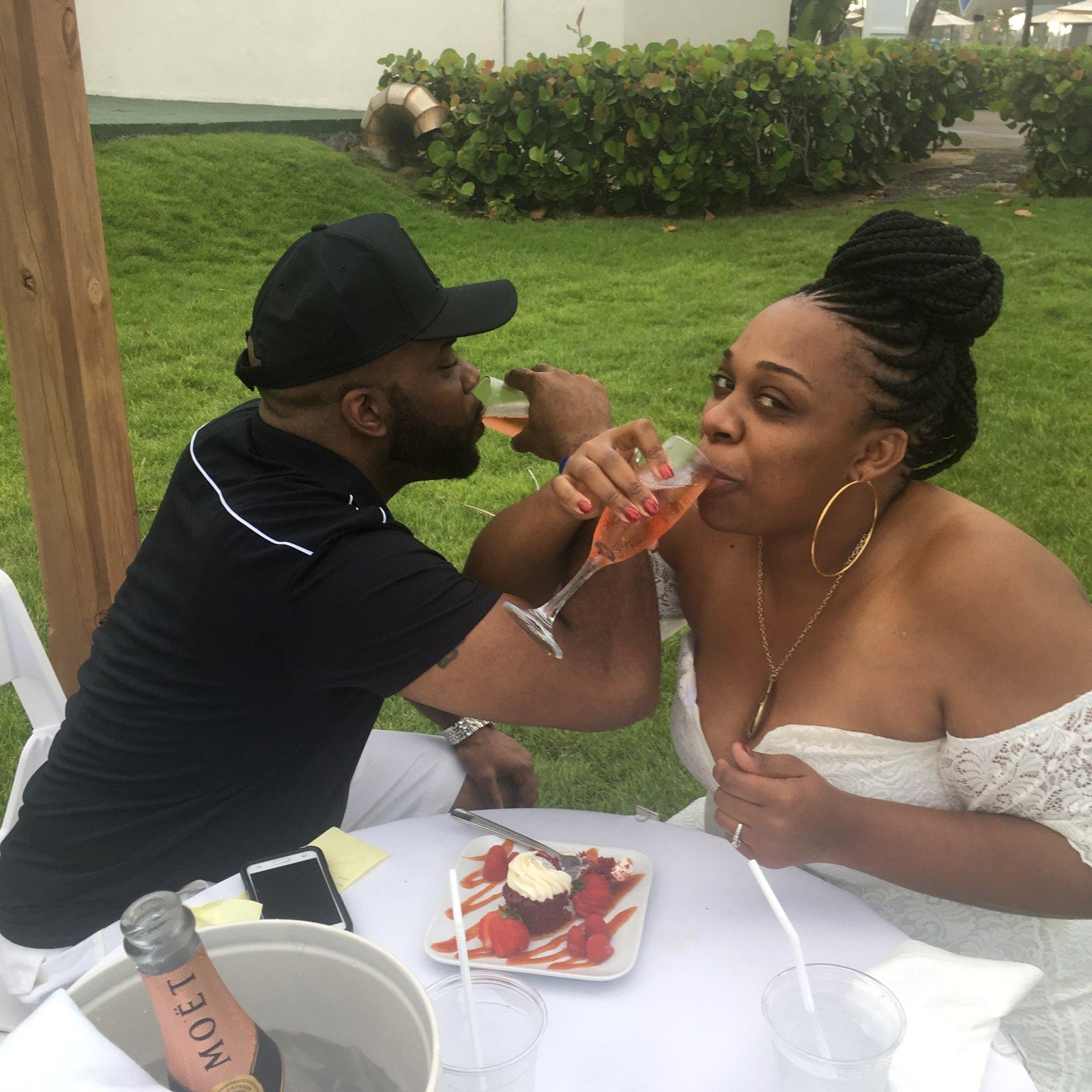 The Wedding Website of Robin Renee Singleton and Michael Dante Jones