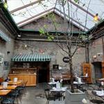 Arnold's Bar & Grill