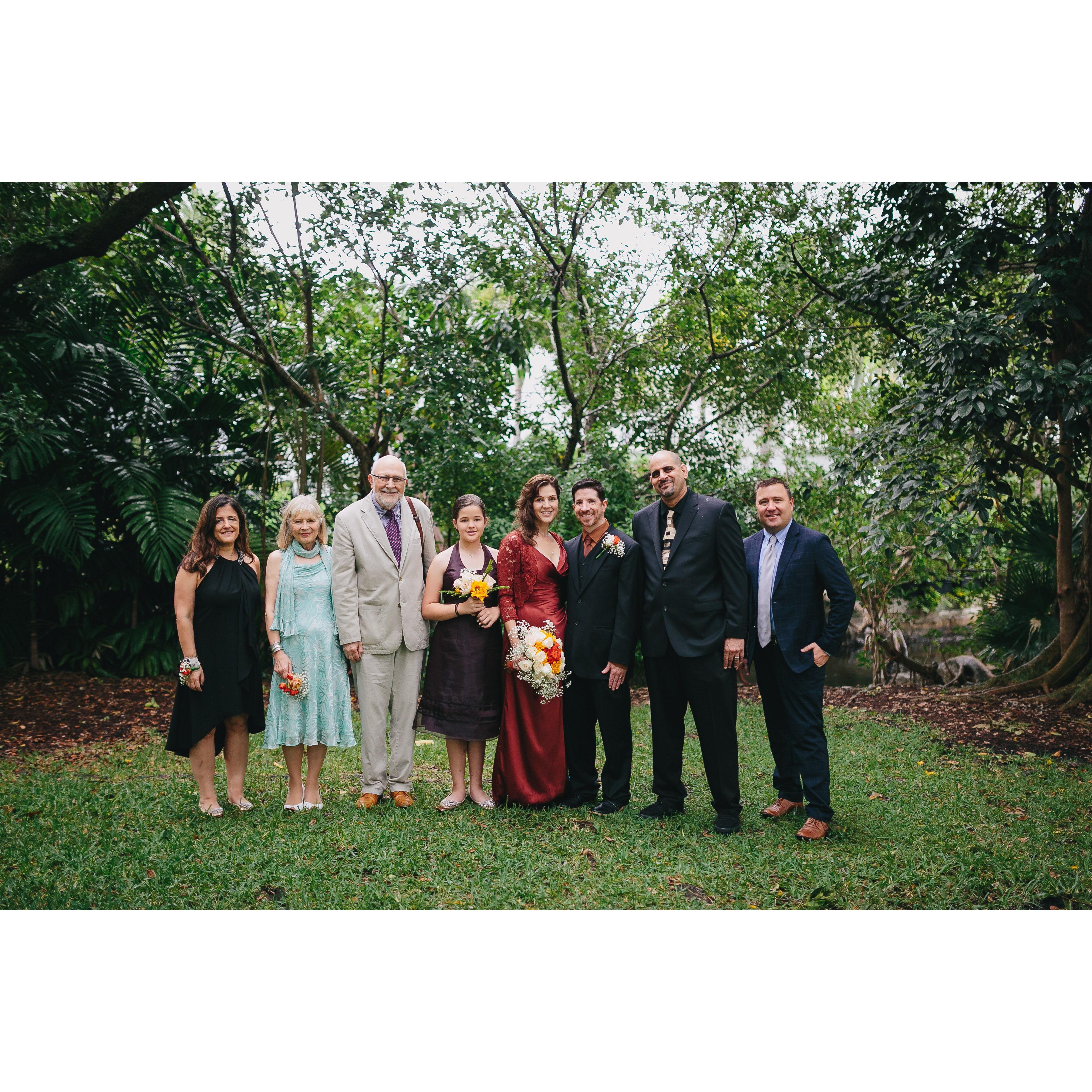 Maid of honor Kim, Jo's parents Janet and Ian, Jo's daughter Anya, Jo, Johnny, Johnny's best man Paul, Pastor Brad Schmidt