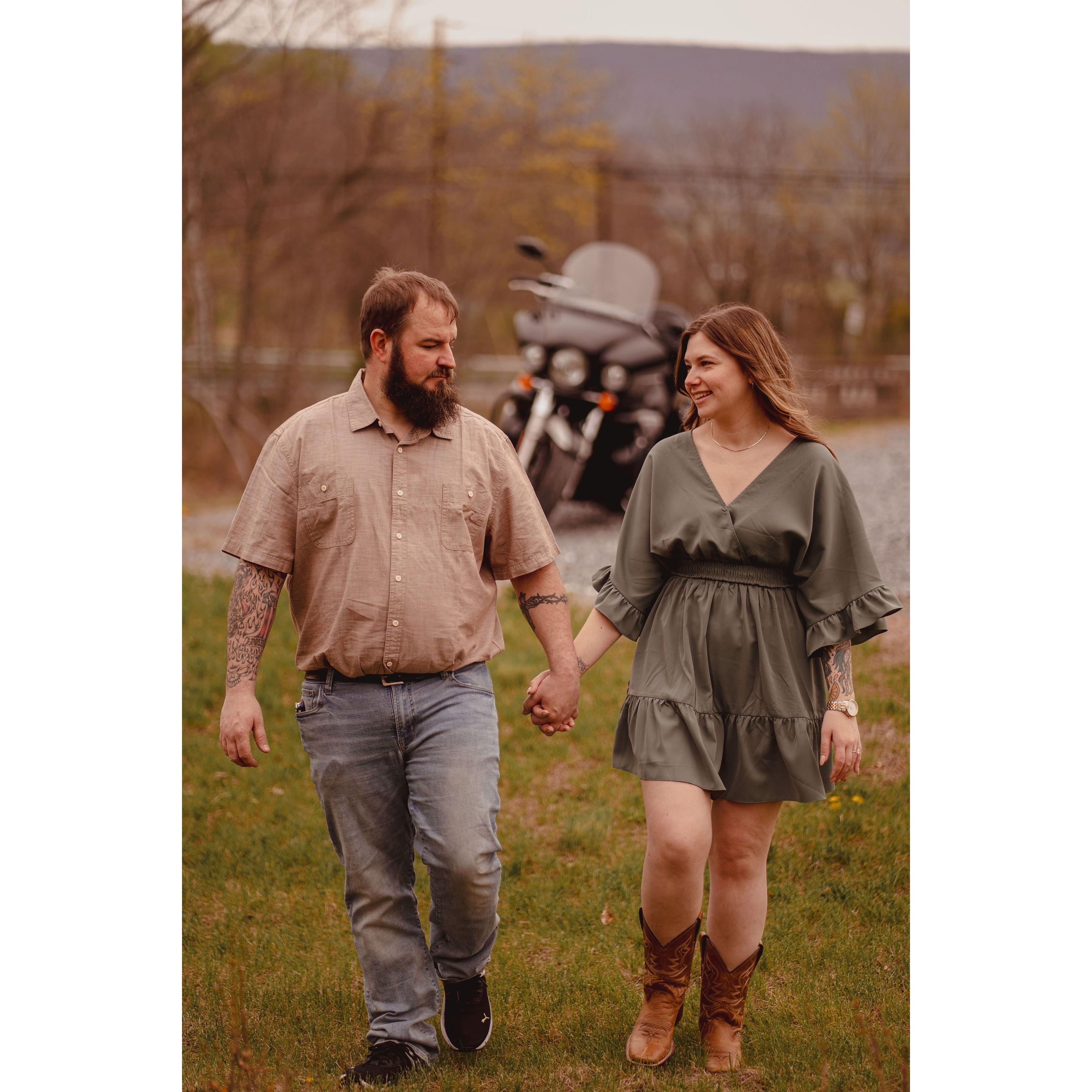 Engagement pictures at Wannamakers General Store