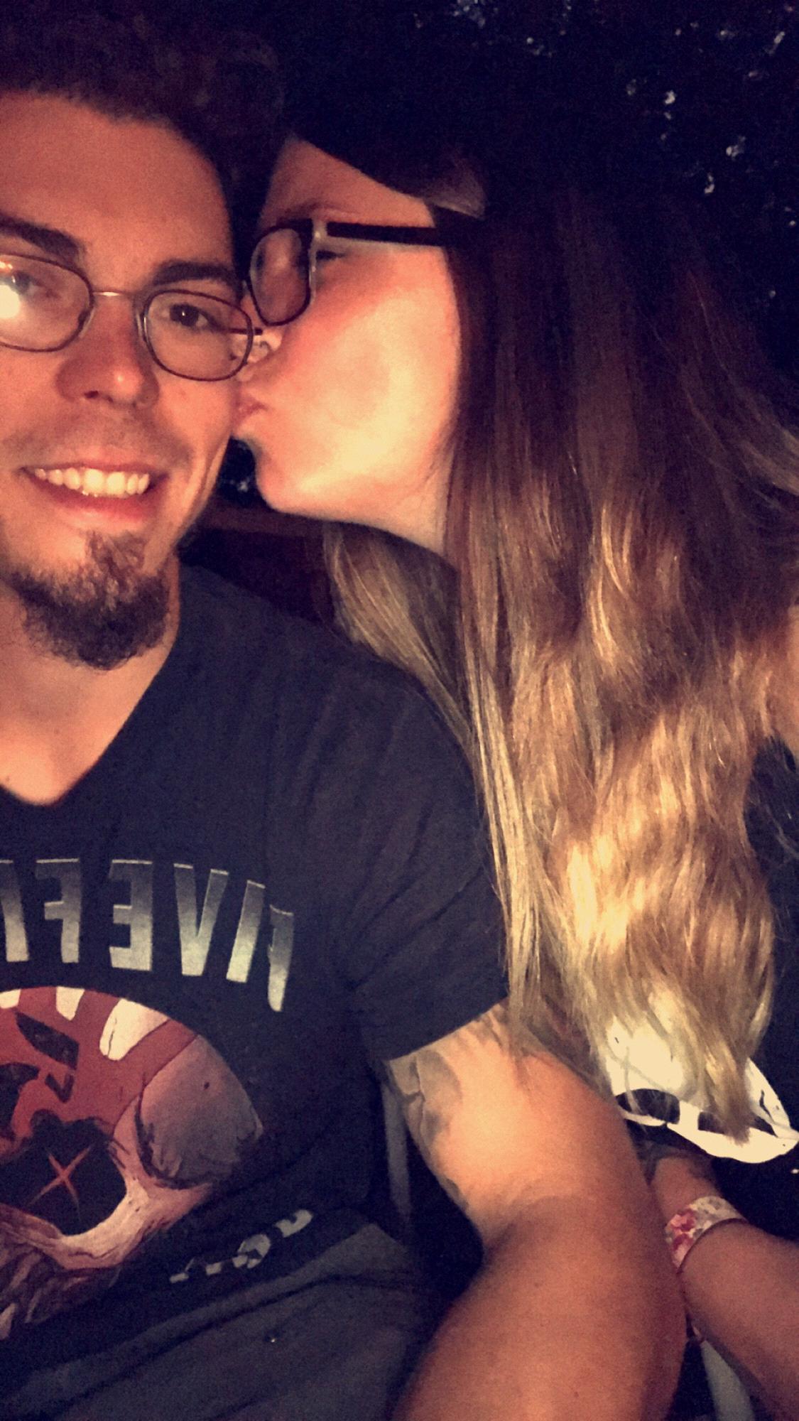 😘