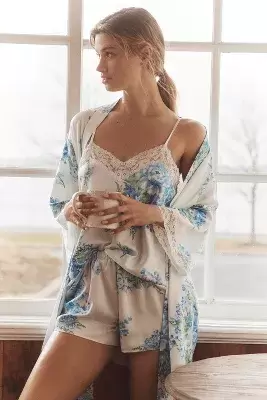 Flora Nikrooz Sabrina Pajama Shorts & Robe Travel Set