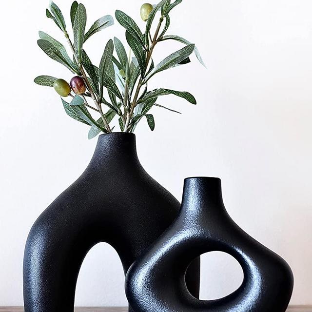 Carrot's Den - Black Donut Vase, Set of 2, Minimalist Nordic Style, Ceramic Hollow Vase Decor - Table Centerpiece, Wedding, Living Room, Bookshelf, Bedroom, Office, Modern Boho Home Decor (Black)