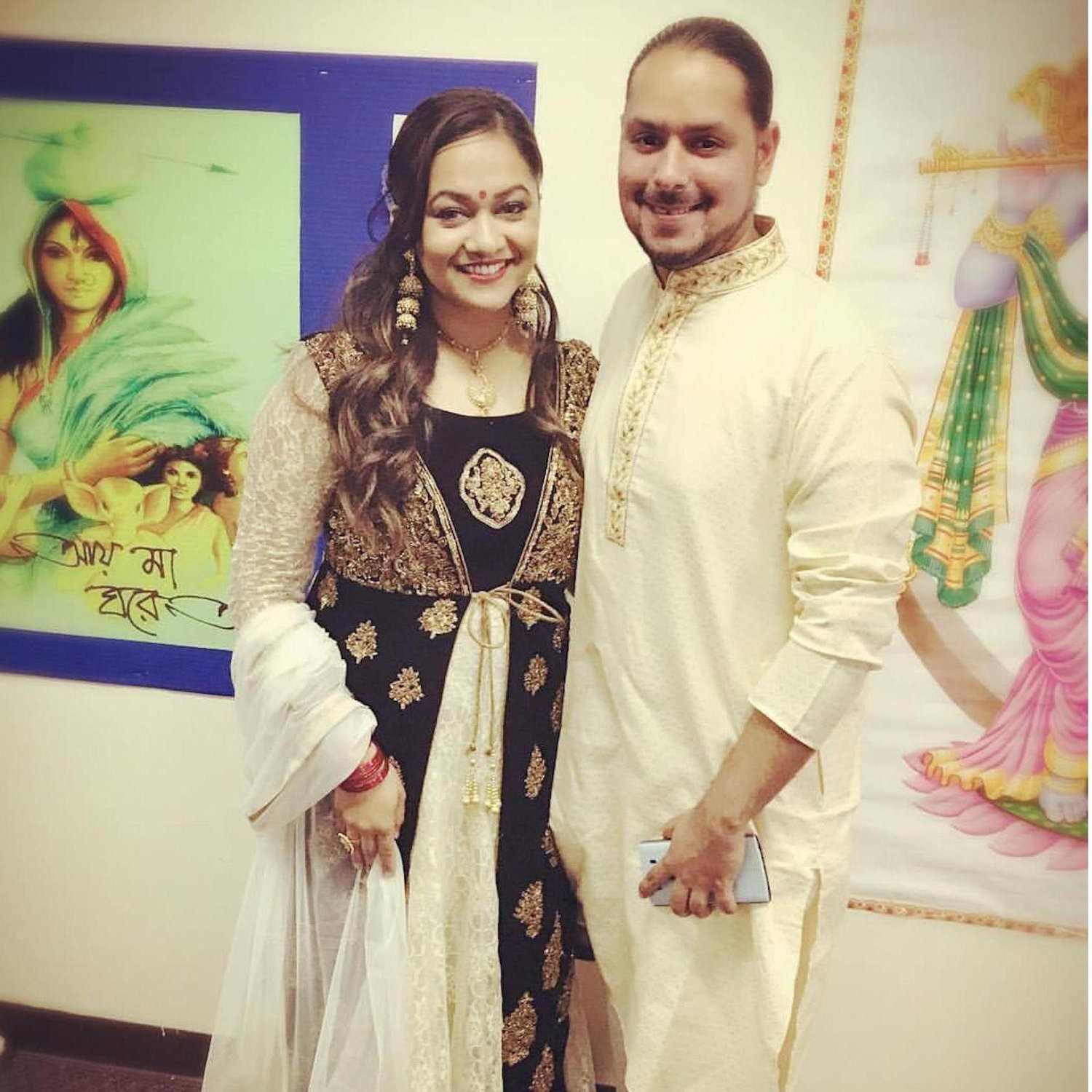 The one where he met her family & they celebrated their first Durga Puja together!