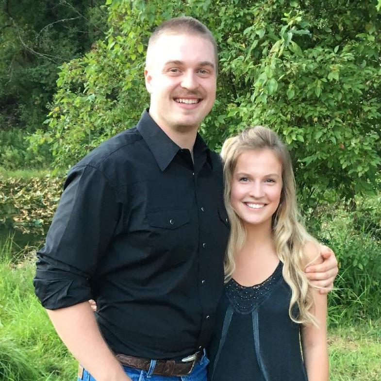 August 2017 - Back to Camas to visit Drew's family.