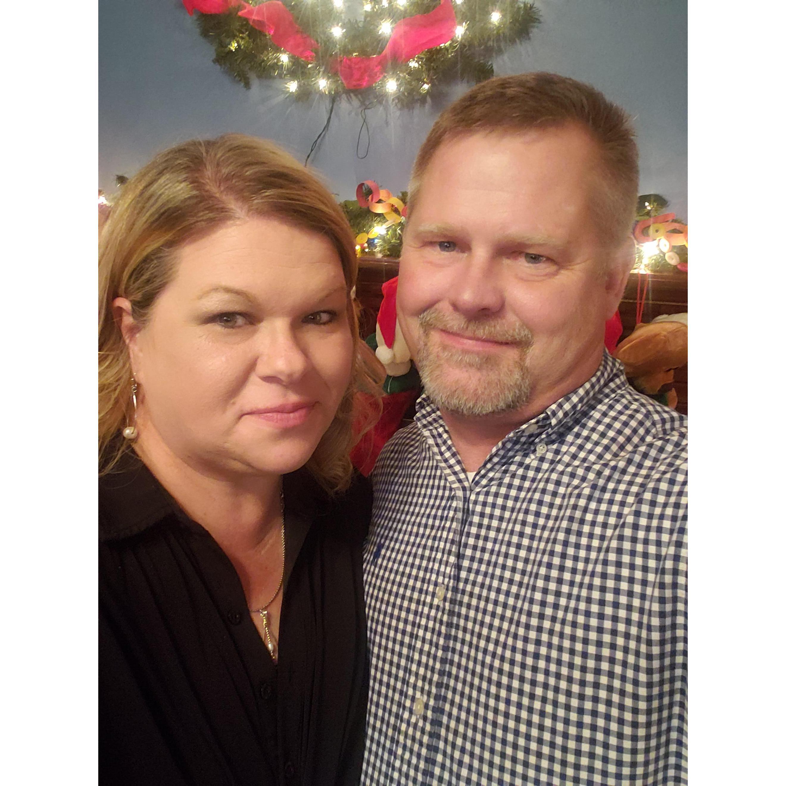 Christmas Party at the Sipple's Home - 2021.