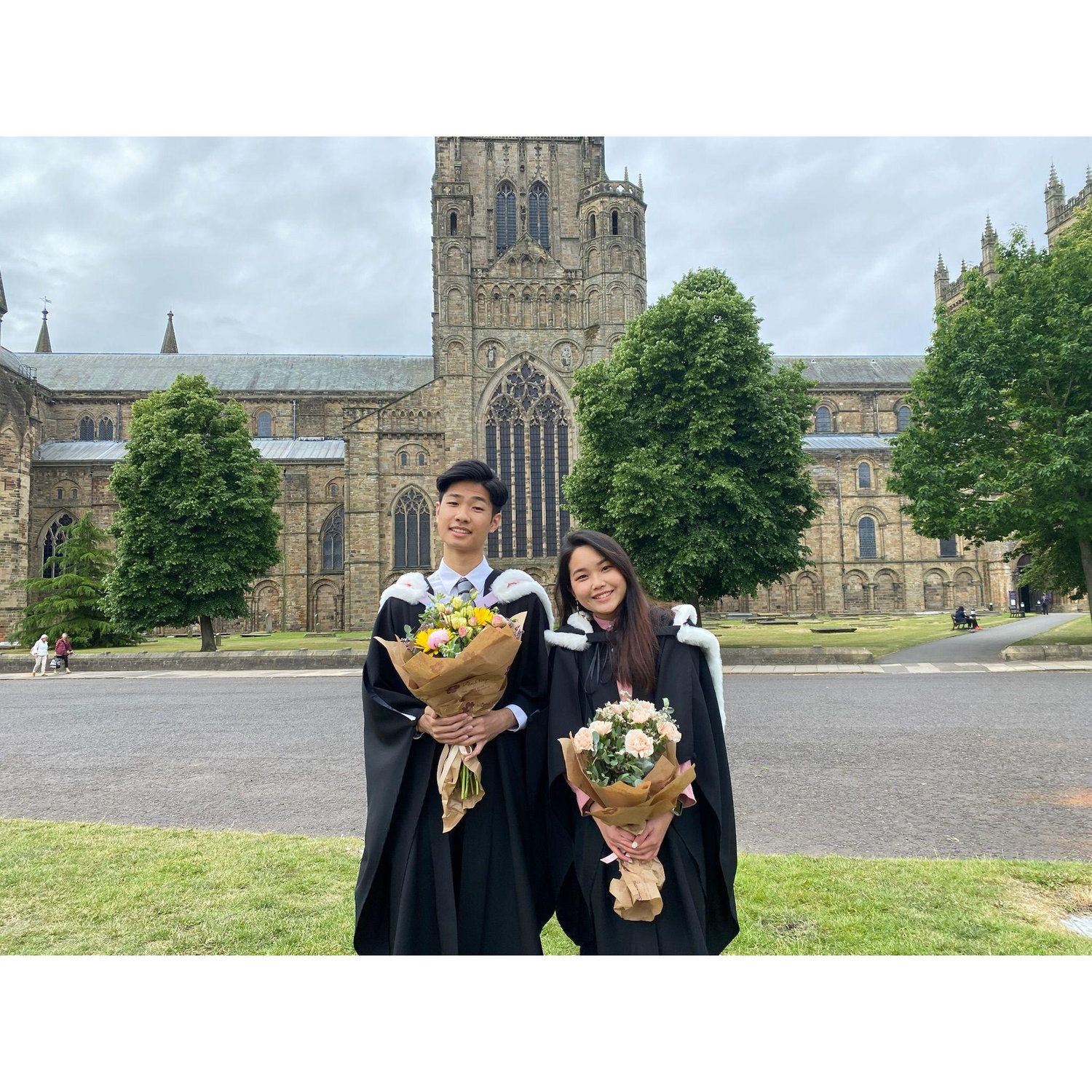 Grace went to Newcastle and bought 2 bouquets just for the photoshoot hahahhaha