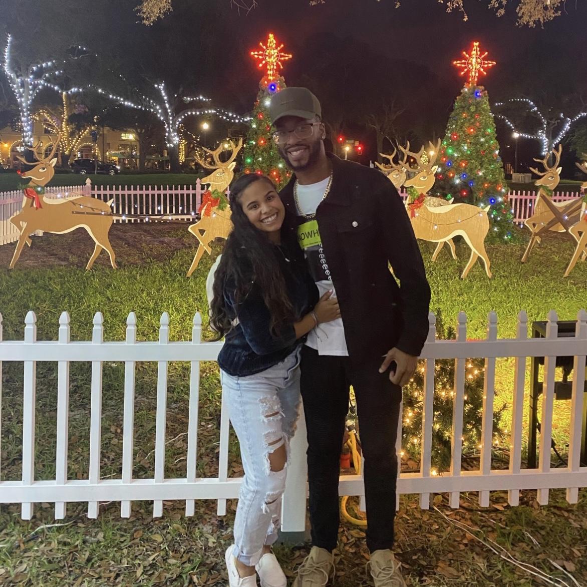Stroll down St.Petersburg pier during Christmas time