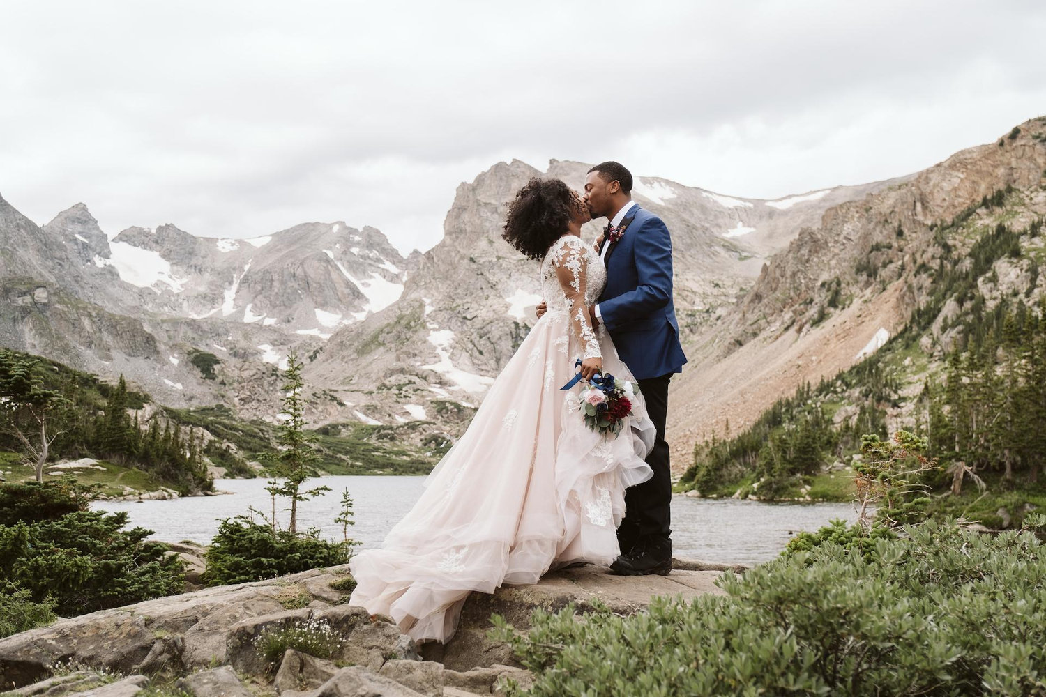 The Wedding Website of Ayesha Davis and Oliver Davis