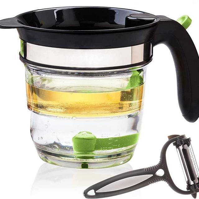 Fat Separator With Bottom Release, 4 Cup Gravy Separator for Cooking with Oil Strainer, Kitchen Gadgets Grease Separator Packaged with a 3-in-1 Multifunctional Peeler (Green)