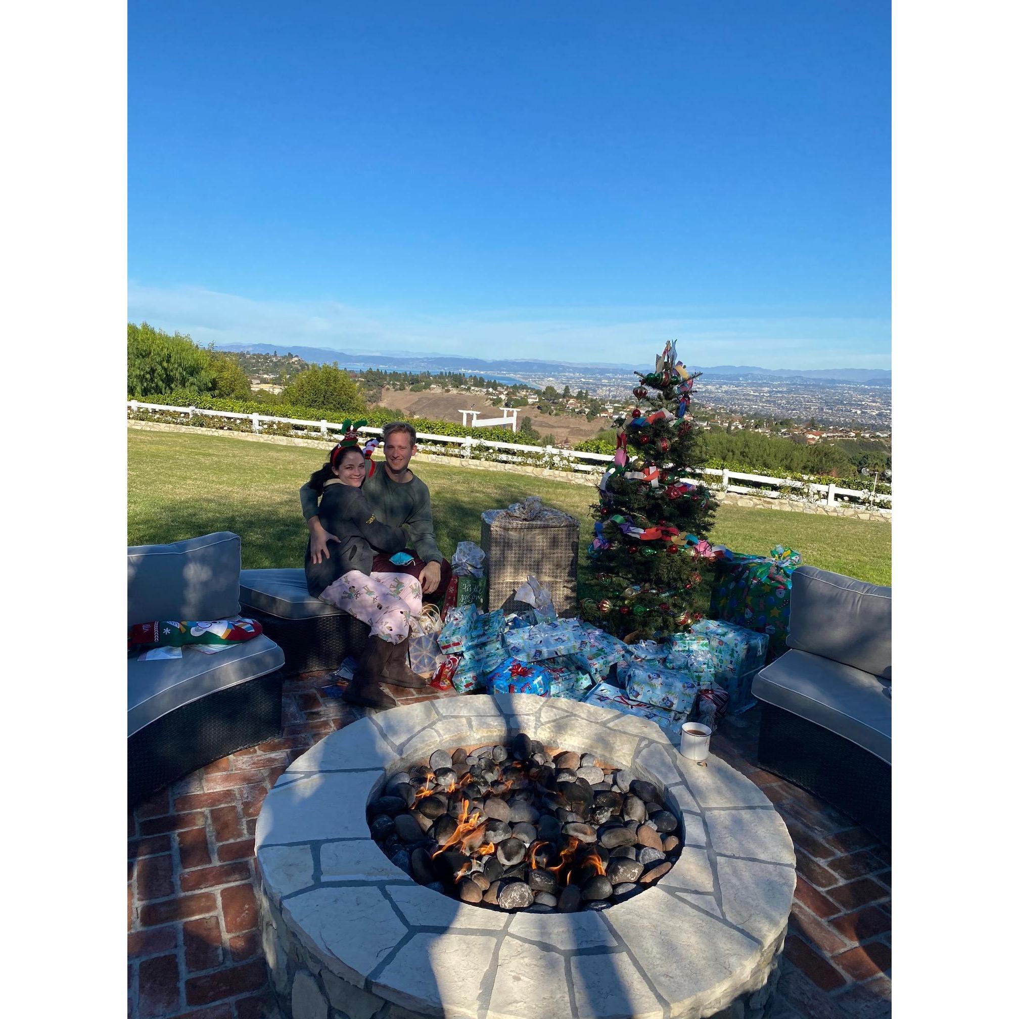 California Christmas outside!