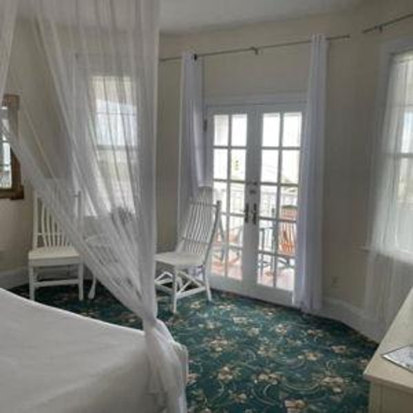 Honeymoon Suite
