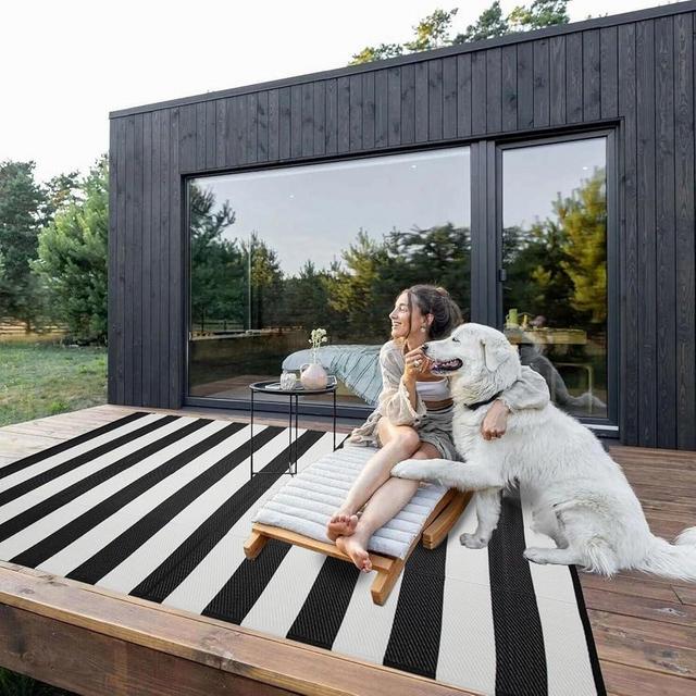 STRICKLANDHOME Outdoor Rug 6 x 9 ft, Reversible Plastic Straw Rug for Patio, Waterproof Large Outdoor Carpet for RV, Patio, Camping, Backyard, Deck, Picnic, Beach, Black & White