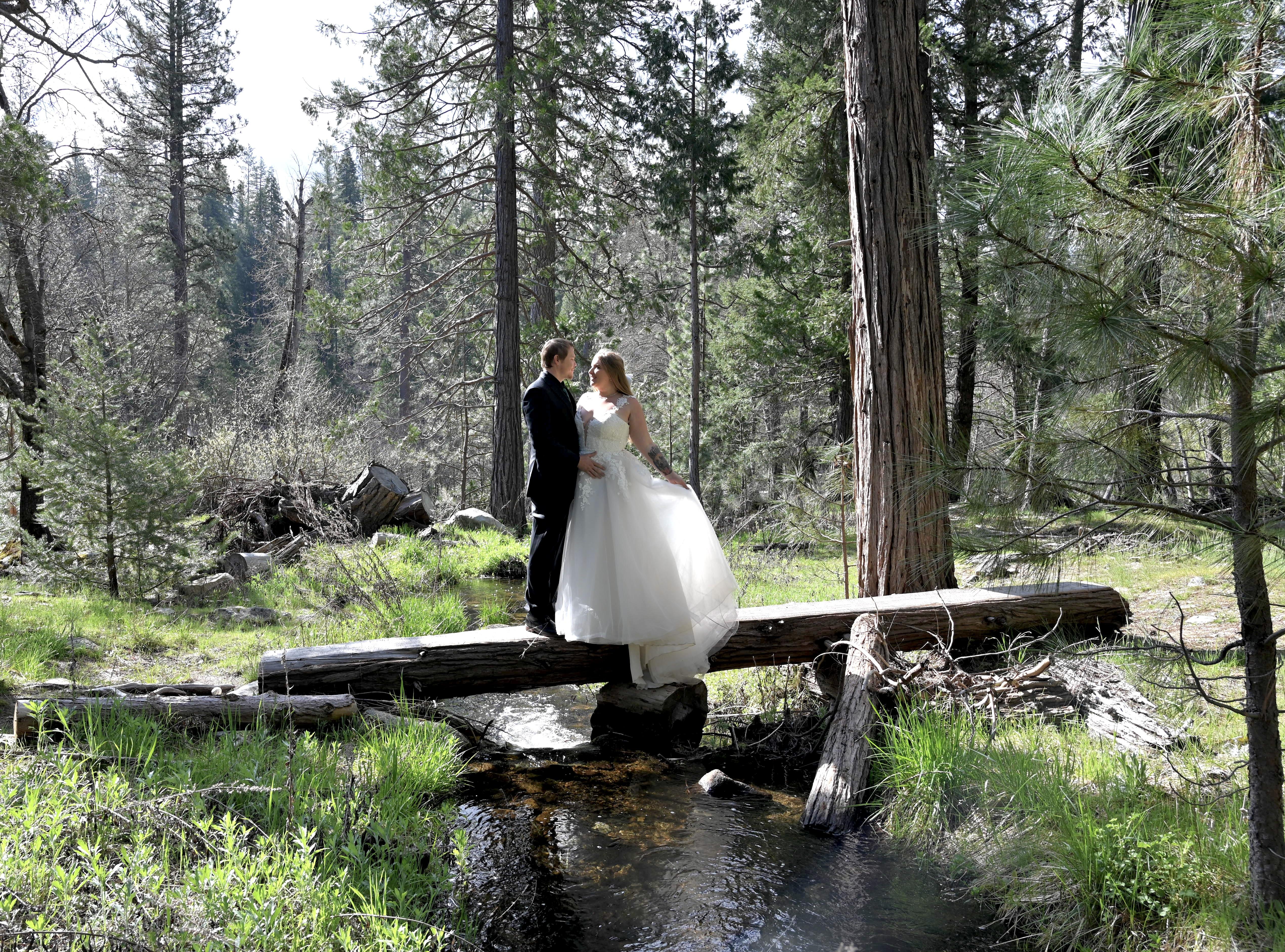 The Wedding Website of Lindsey Motta and Trevor Woods