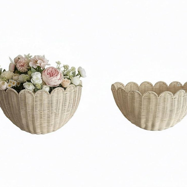 2pcs woven wall baskets,scalloped wall basket,hanging basket,16" x 10" x 7"In & 14" x 8" x 6"In