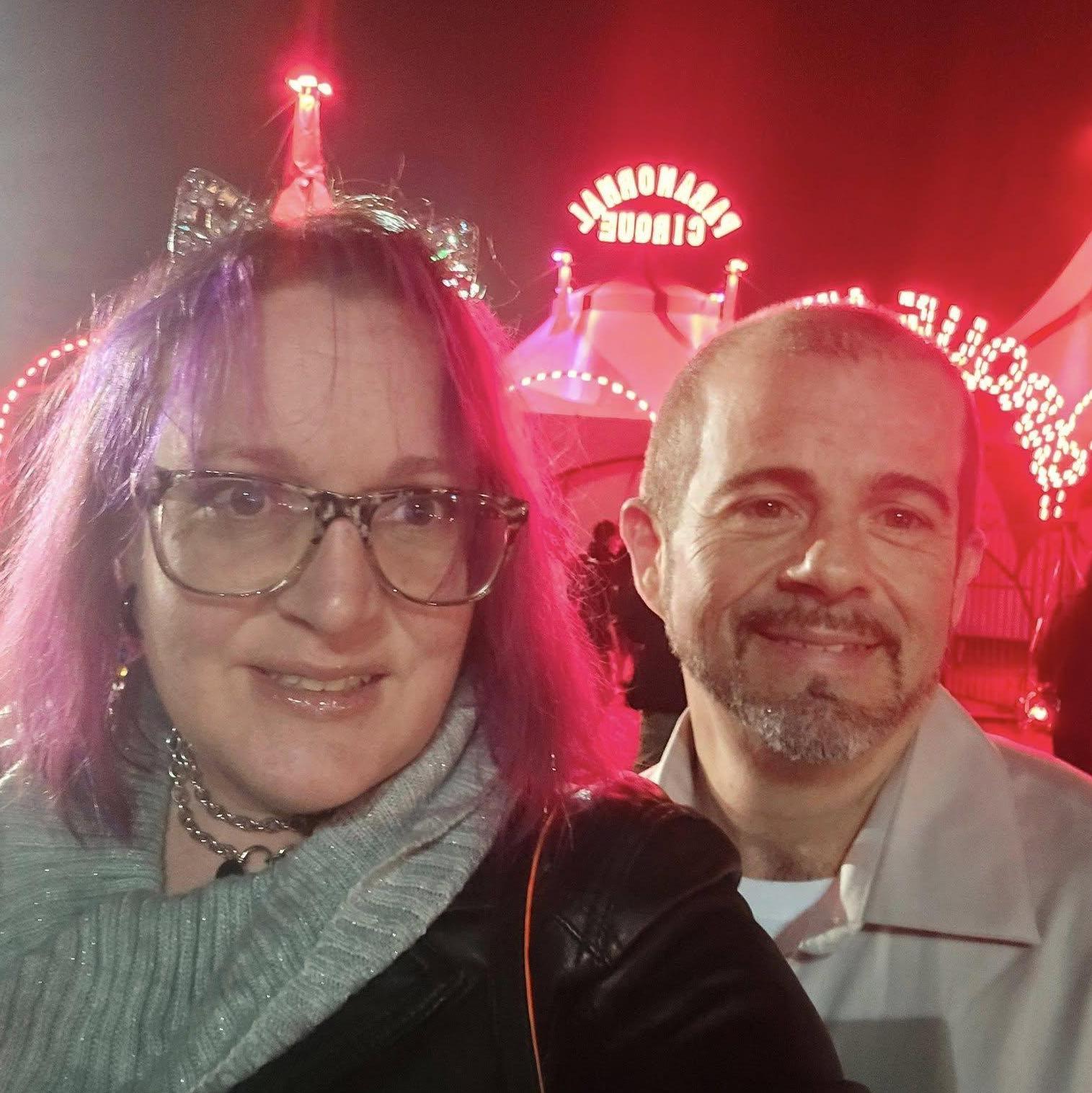As a huge fan of Halloween, we really enjoyed our night out at the Paranormal Circus. A fully human circus with a creepy twist, this night was full of excitement.
