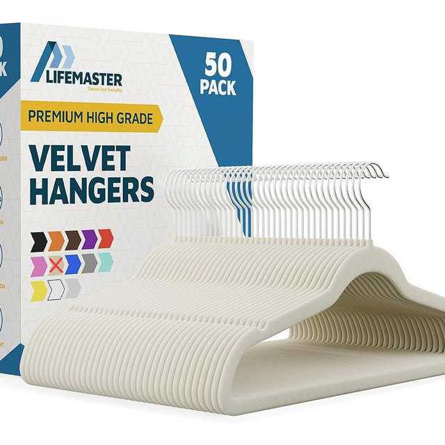 Lifemaster Velvet Non-Slip Hangers - 50 Pieces Non-slip Coat Hanger Set with 360° Swivel Hook, Space-Saving, Sleek Design, Keep Closet Organized, Smooth Velvet Finish, Lightweight Construction - Ivory