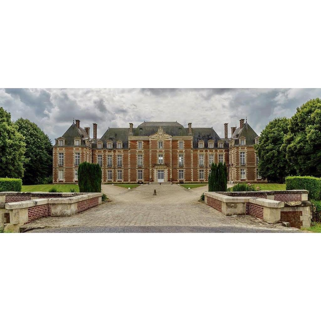 After the wedding ceremony, join us in the front lawn for apéro! After the reception will be inside the château for dinner, dessert & dancing through the night!