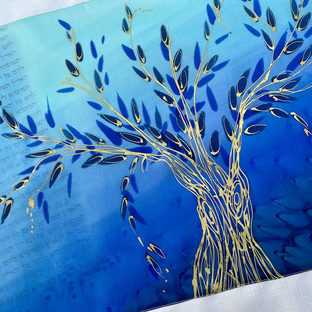 Golden tree of life Bread Cover, “Hamozty lehem min Haaretz” text on the background. Painted on silk with blue colors, on white polyester.