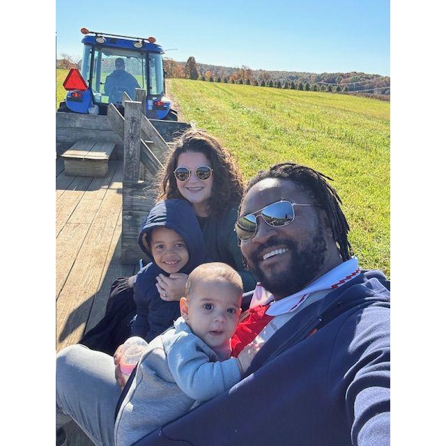 Pumpkin patch with the fam.