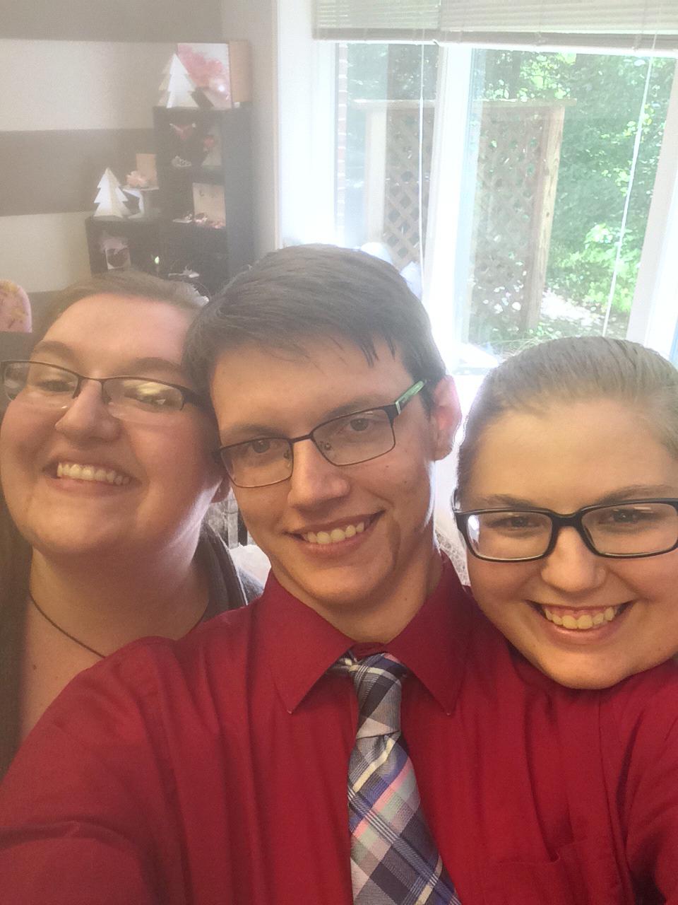 The couple that Mary Kays together stays together...maybe that's the phrase. 😂 A Mary Kay Bootcamp with the lovely Jenna, one of the bridesmaids ❤️