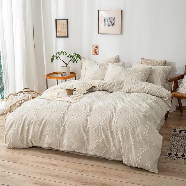PERFEMET 3-Pieces Cream Tufted Shabby Chic Boho Geometric Style Comforter Set Queen Size Embroidery Jacquard Ultra Soft and Breathable Quilt/Coverlet/Bedspread Set (Cream,Full/Queen)