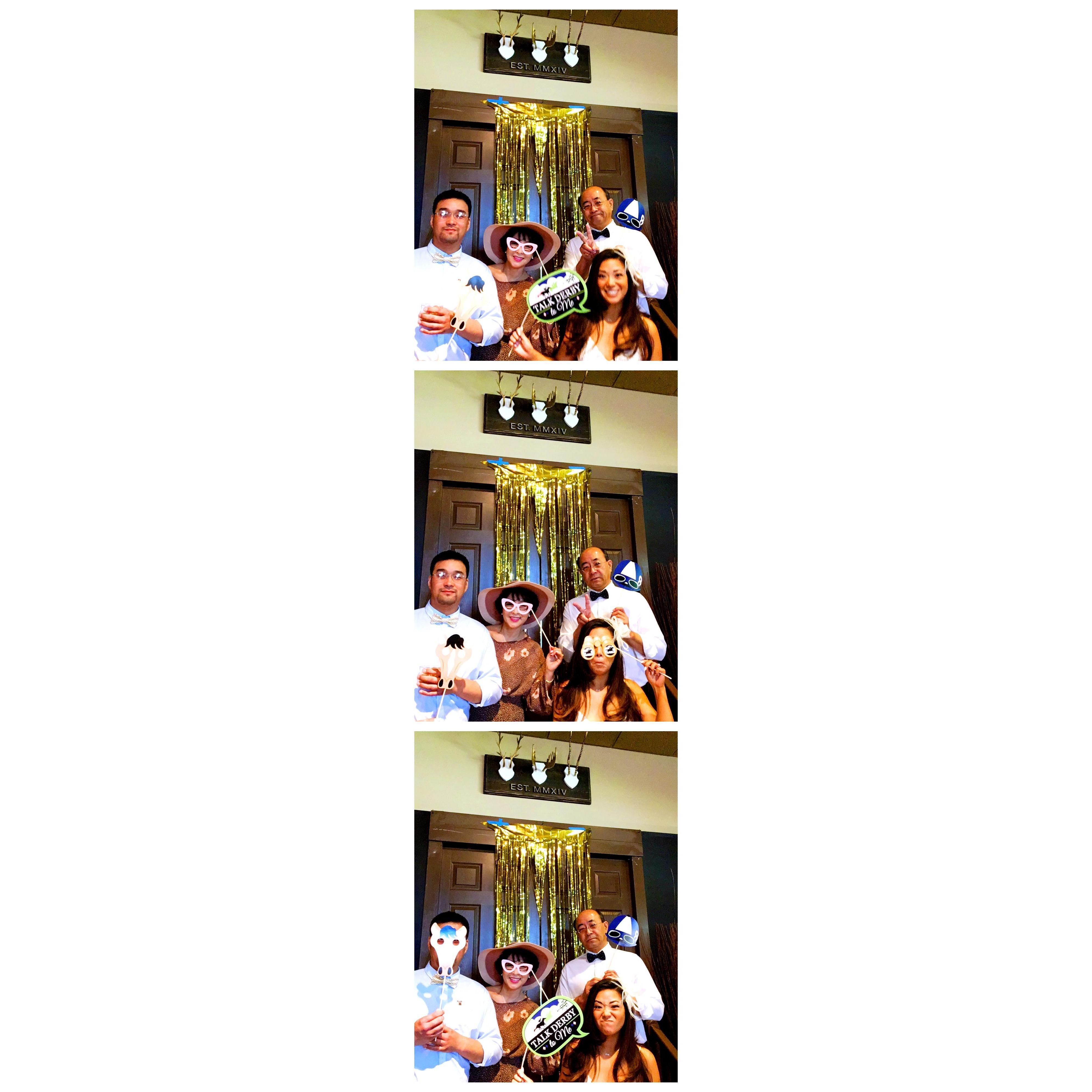 Can you tell Yumi's family has never done a photobooth before??