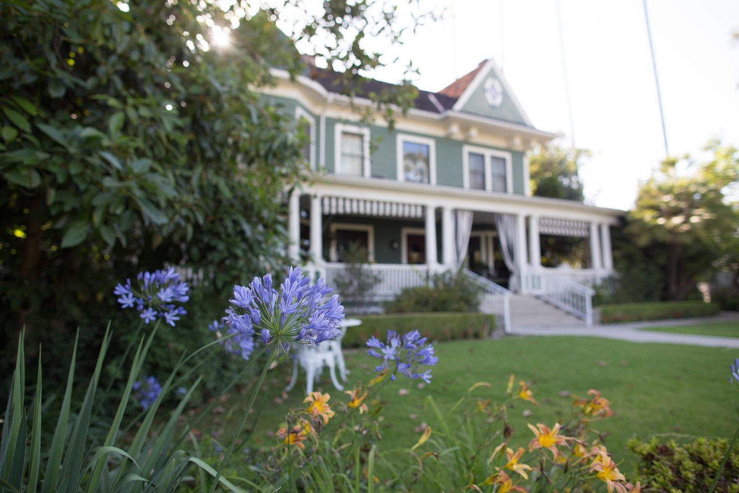 The Wedding Website of Carly Robles and Curtis Battin