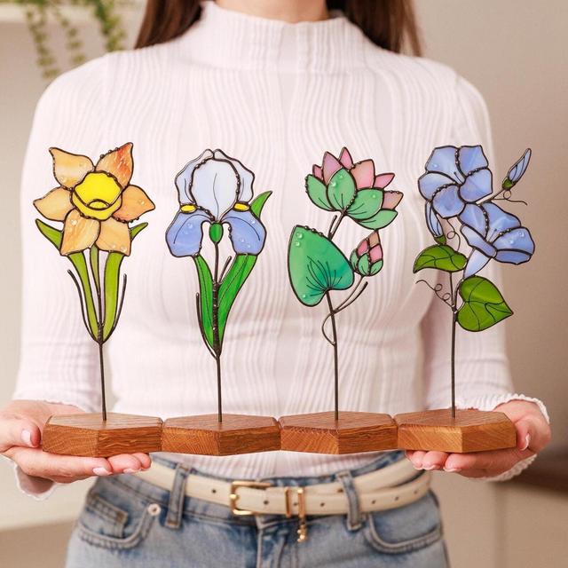 Stained Glass Flower, Personalized Christmas Gift, Birth Flower Gift Set for Mother in Law, Floral Garden Decor, Birth Flower Plant Stake