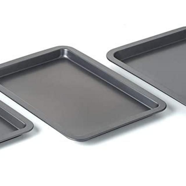 Betty CrockerSet of 3 Non-Stick Cookie and Baking Sheets - Includes Large, Medium, and Small Cookie Sheet. Non-stick Coated Steel and Dishwasher Safe