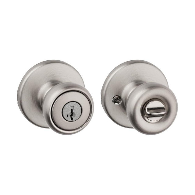 Kwikset Tylo Entry Door Knob with Lock and Key, Secure Keyed Handle Exterior, Front Entrance and Bedroom, Satin Nickel, Pick Resistant SmartKey Rekey Security and Microban