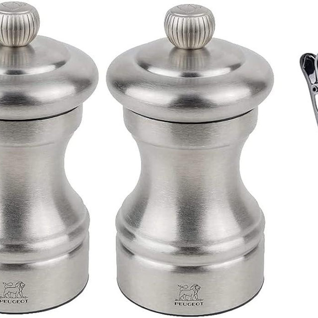 Peugeot Bistro Chef Manual Salt & Pepper Mill Gift Set Stainless Steel 10 cm - 4in - With Stainless Steel Spice Scoop/Bag Clip (Salt & Pepper Mill Set)