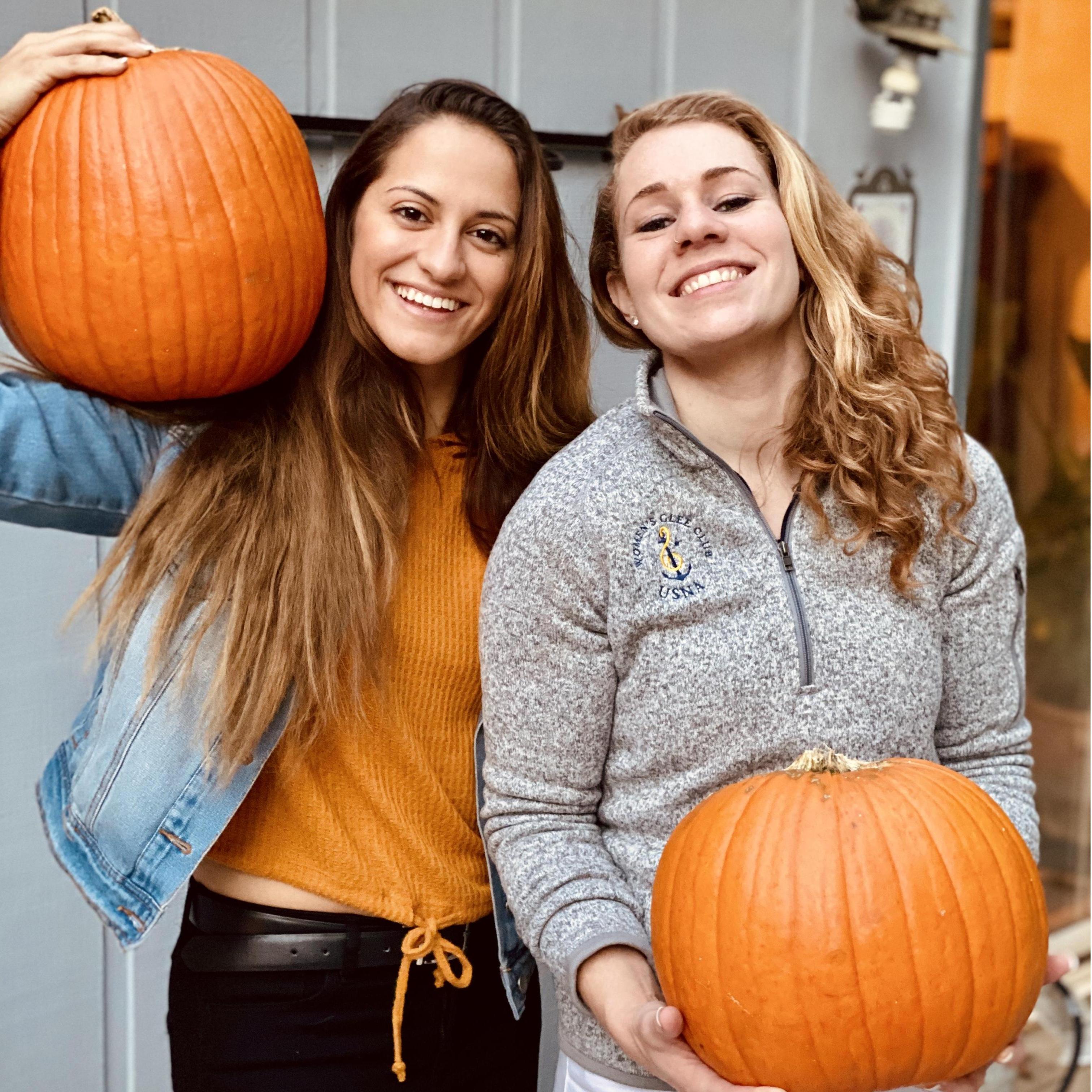 Pumpkin carving for Halloween // 17 October 2020