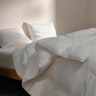 Lightweight Down Alternative Comforter