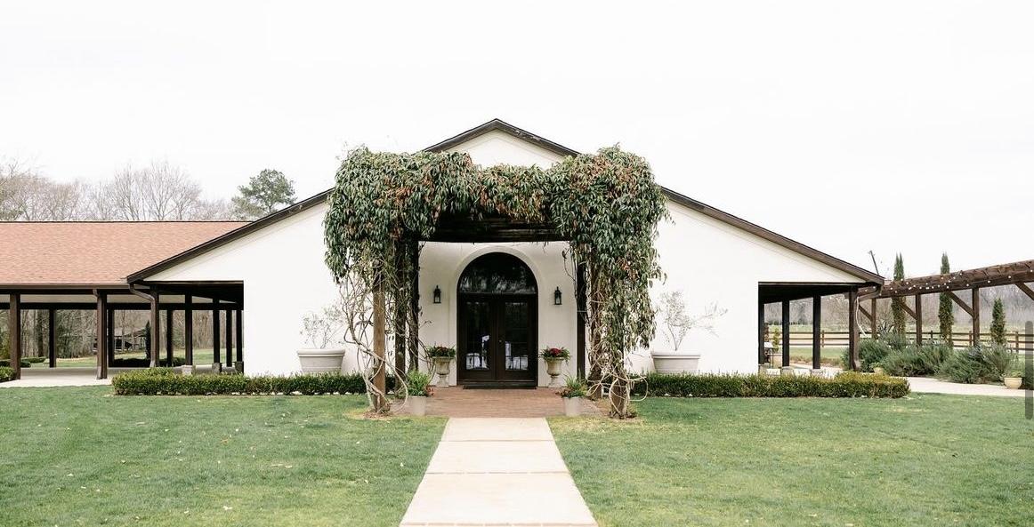 The Wedding Website of Victoria Everett and Troy Mitchell