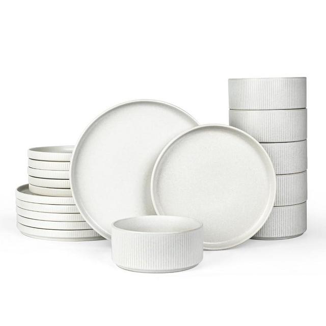 Famiware Star Dinnerware Set for 6, Stoneware Plates and Bowls Sets, 18-Piece Ceramic Dish/Dishes/Tableware/Kitchenware/Dinner Set - Full Glaze Matte White