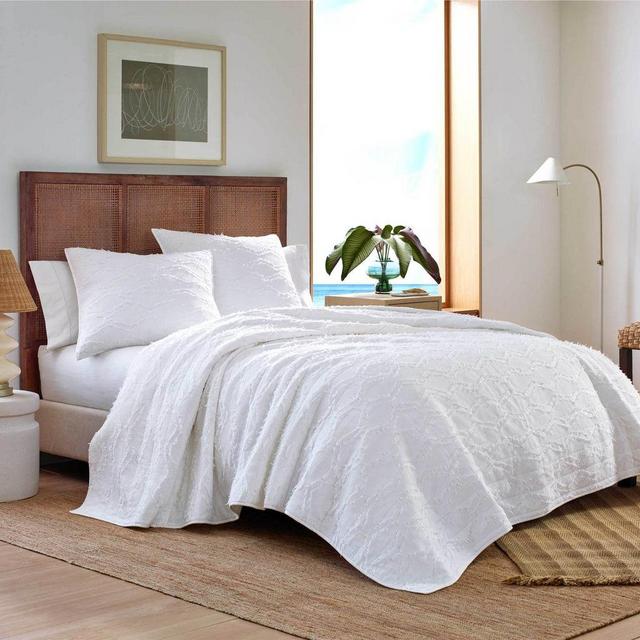 Greenville White Jacquard Quilt - Queen