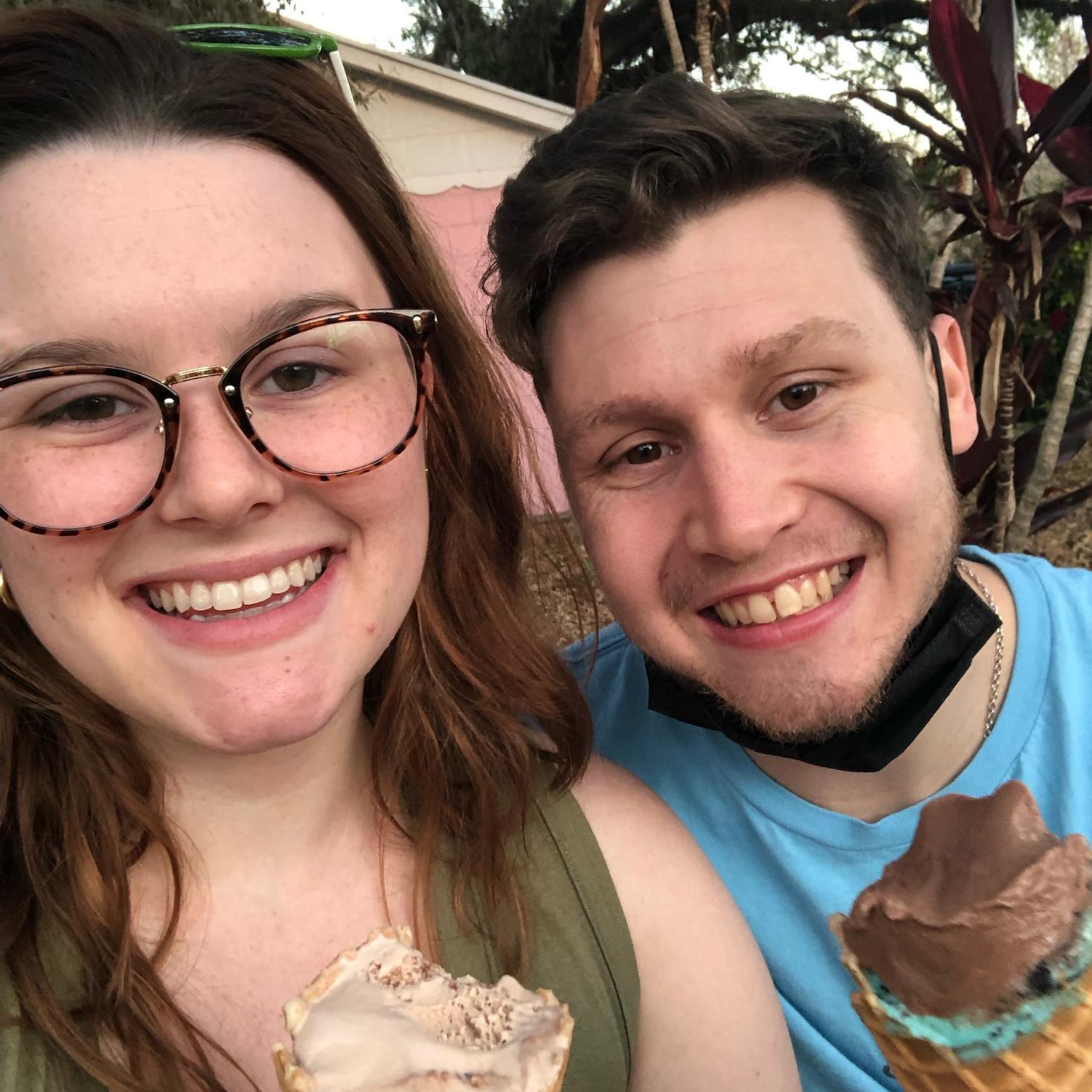 Ice cream date to the best ice cream place Kelly’s!!🍦