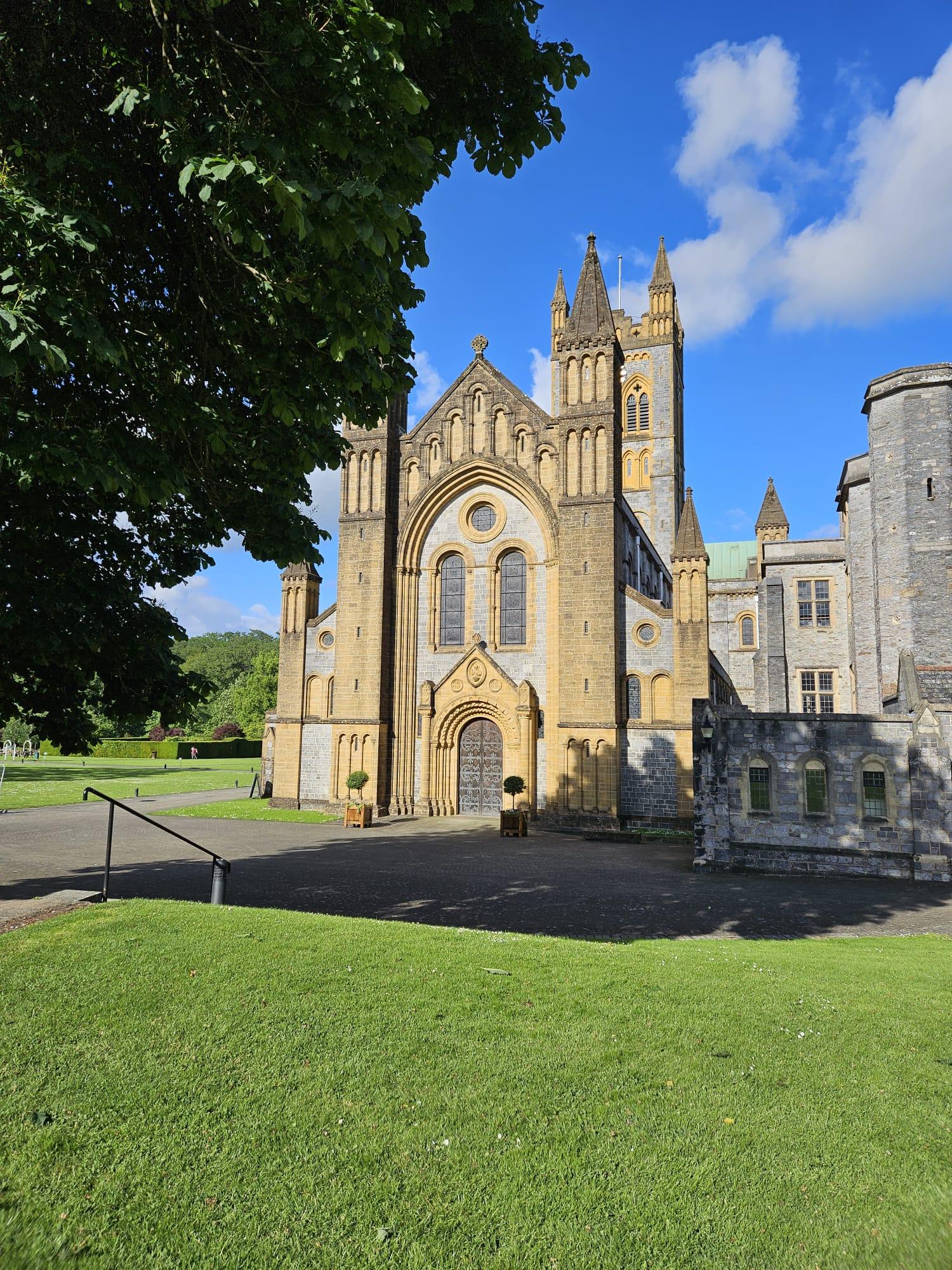 The Wedding Website of Hinayara Da Silva and Thomas Phillips-Clegg