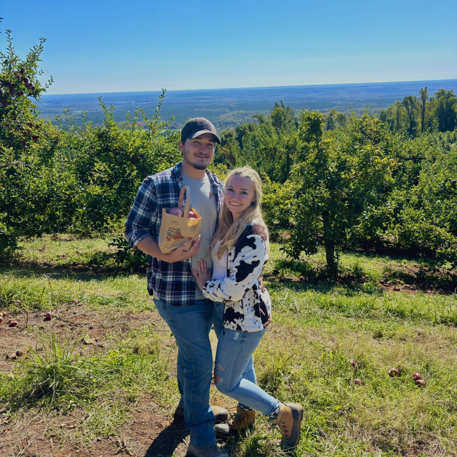 Apple picking at Carter Mountain with Andrew’s family and our friends!
