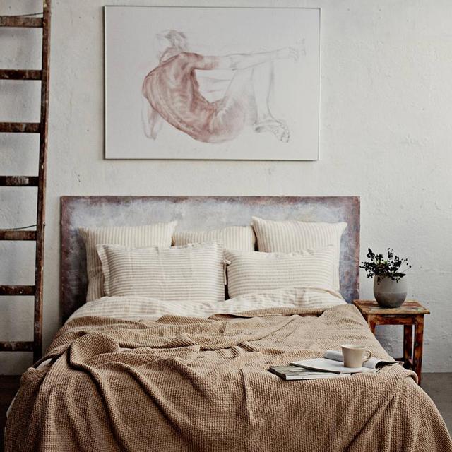 Linen blanket in Beige, waffle pattern. Linen throw blanket. Light brown linen bed throw in King, Queen sizes. Bedspread, coverlet.